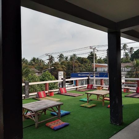 Billabong Hotel And Cafe Baan Tai Extérieur photo
