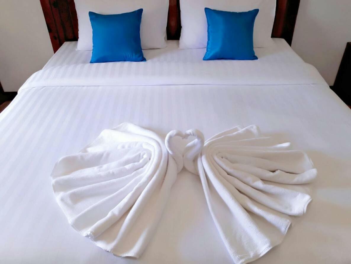 Billabong Hotel And Cafe Baan Tai Extérieur photo